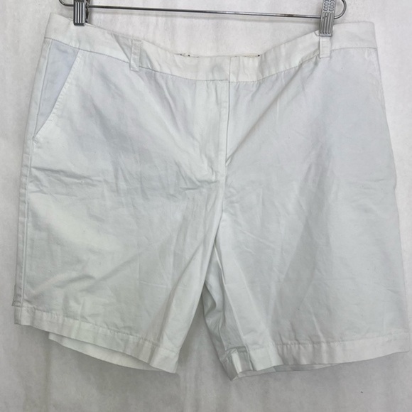 Tommy Hilfiger white flat front shorts women’s size 16 - Picture 1 of 7